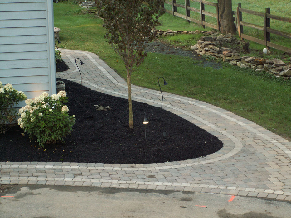 Carbone Front to Back Walkway