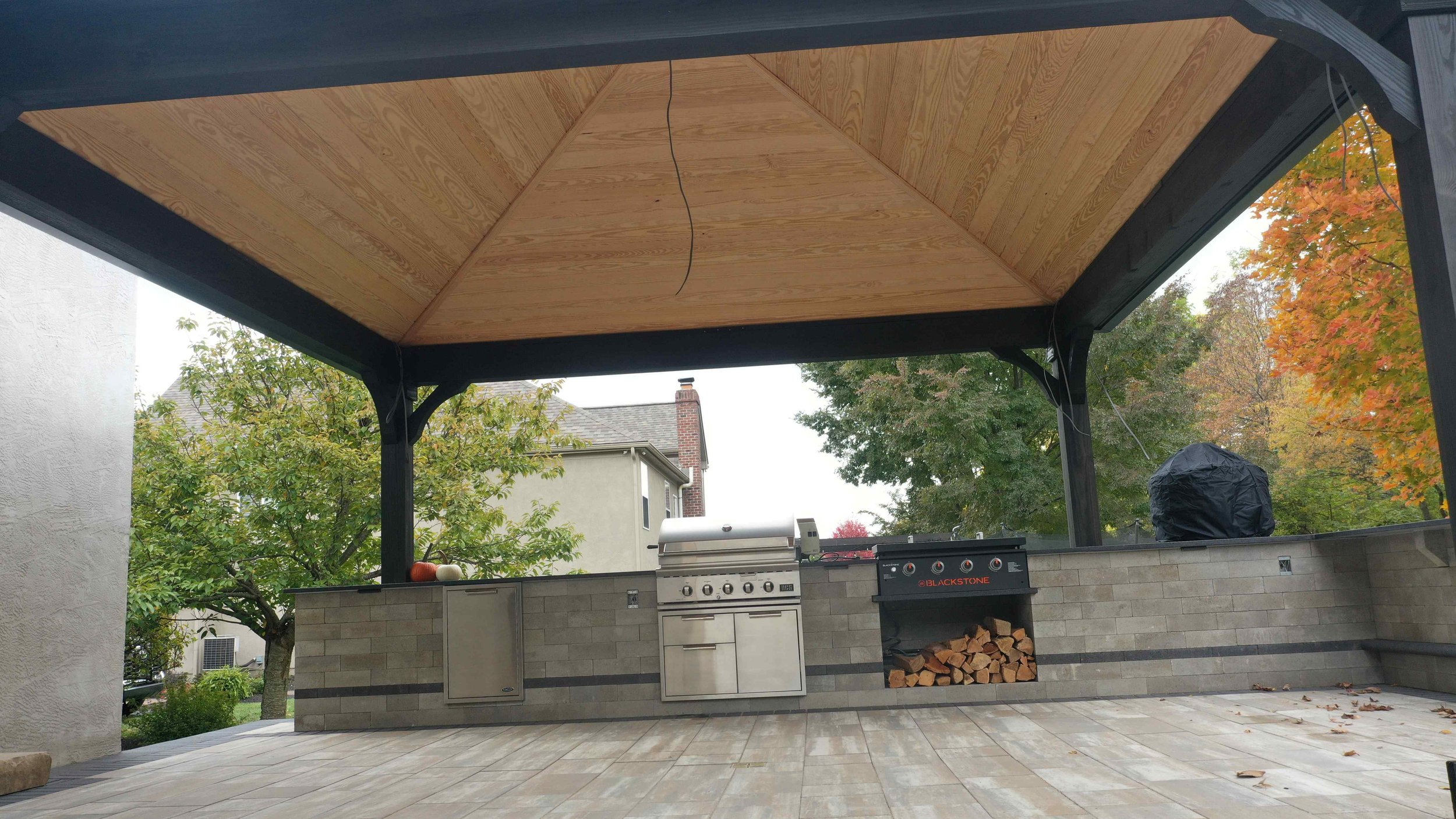 Parisi - Black Pavilion with Finished Ceiling