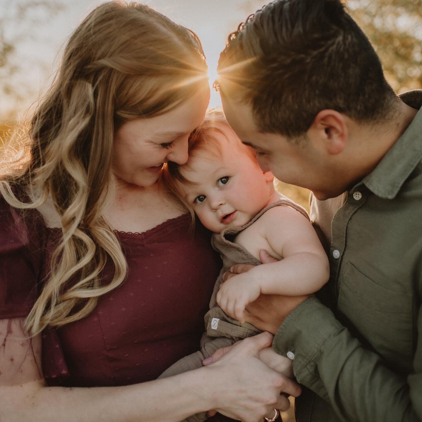 The Figueroa&rsquo;s 🤍 
Every time I photograph this family it&rsquo;s absolutely magical&hellip; ✨
&bull;
&bull;
&bull;
Tucson Family Photographer | Tucson, AZ | Tucson Photographer | Arizona | Arizona Family Photographer | Tucson Families
&bull;
#