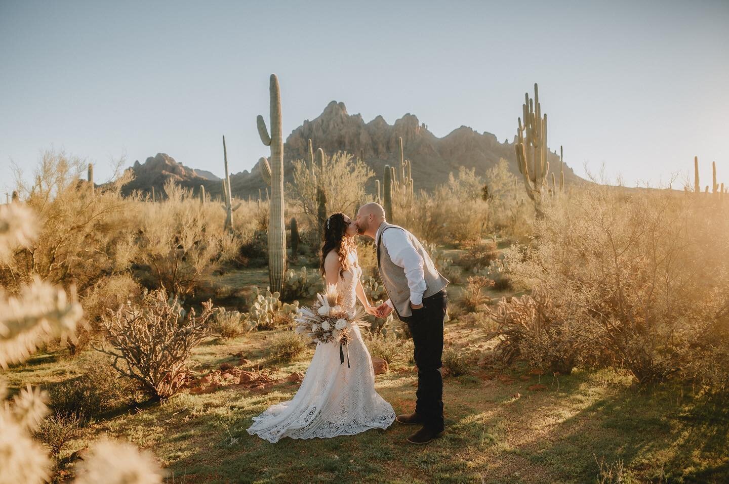 ✨The prettiest little desert elopement ✨
Congratulations again Jayme &amp; Tony 🤍 It was such an honor to be part of your special day! 
&bull;
Also, thought I&rsquo;d share a little editing before &amp; after for those of you who are curious as to w