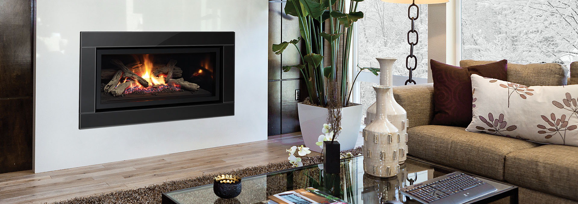 Photo of the Regency U900E Fireplace.