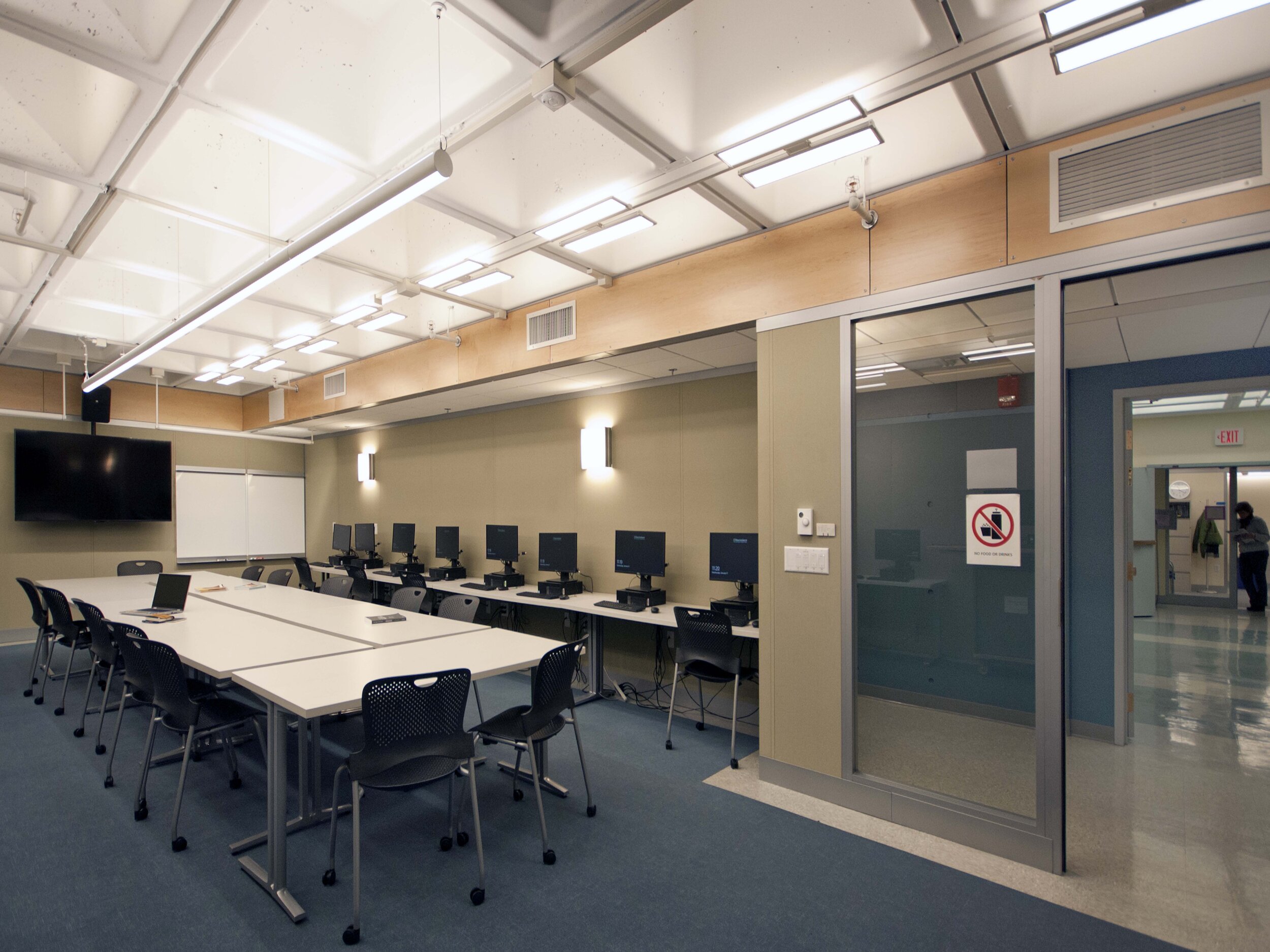 DuBois Library Computer Classroom 2.jpg