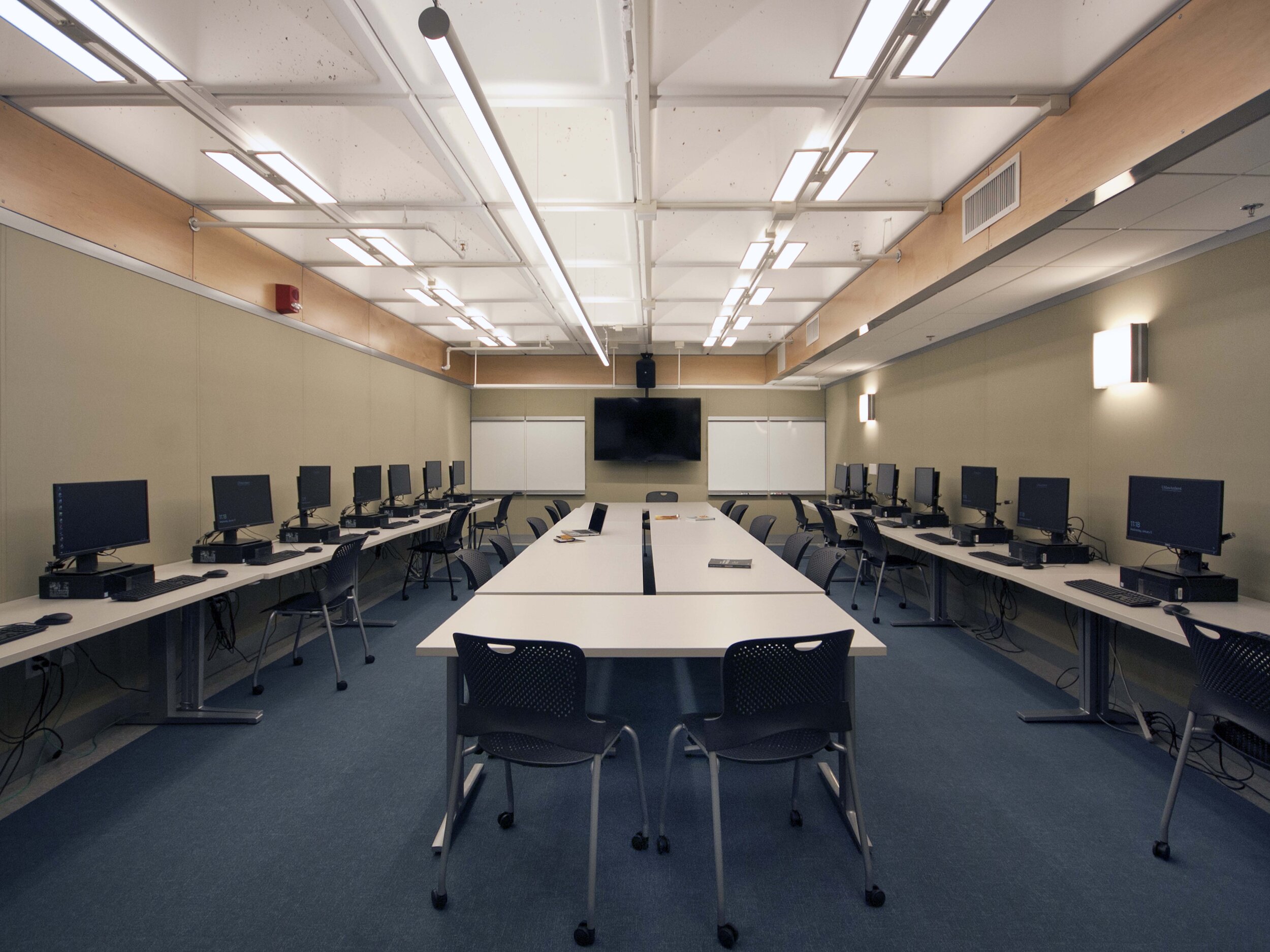 DuBois Library Computer Classroom.jpg