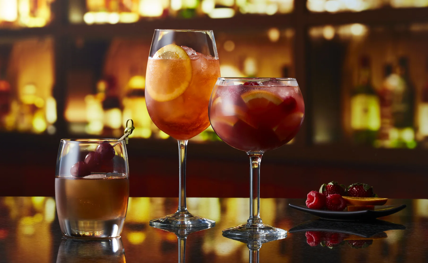 THECLASSICS_REDSANGRIA-APEROLSPRITZ-MANHATTAN_389.jpg