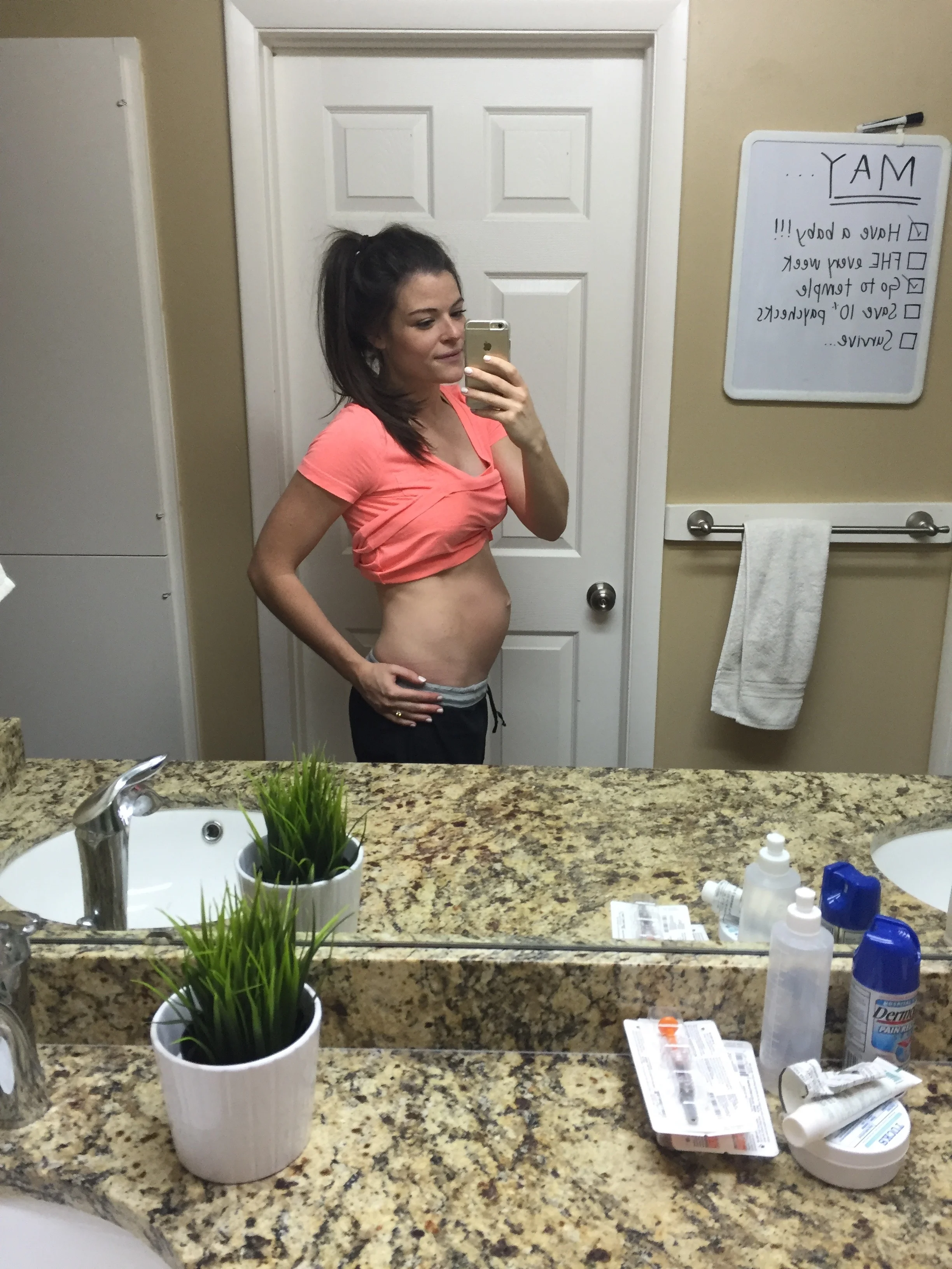 5 days postpartum (and say hello to all the lovely post delivery supplies ^^)