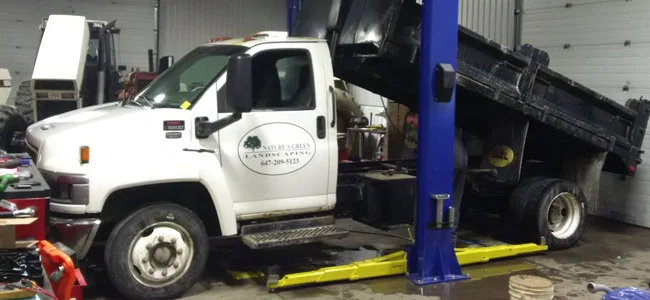 fleet-commercial-trucks-services.jpg
