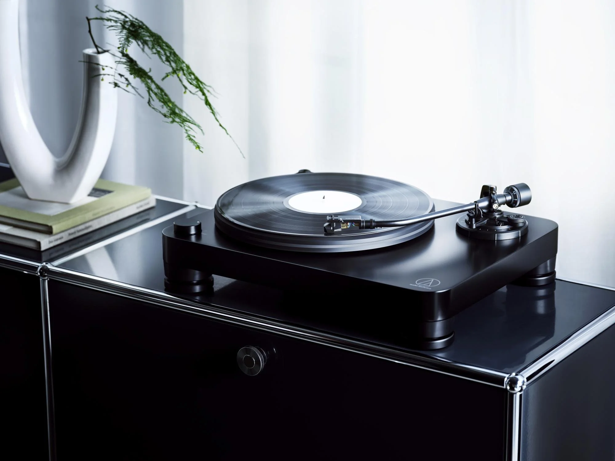 Audio-Technica AT-LP7X: A Flexible, Audiophile-Focused Turntable