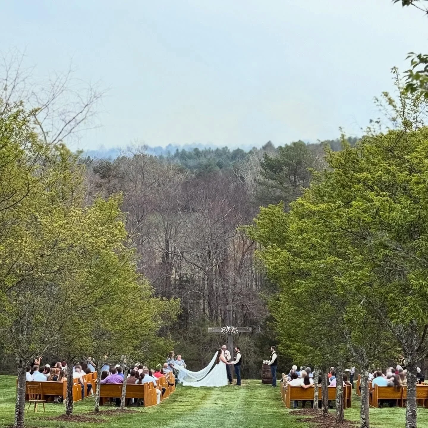 Spring wedding season is officially here! Thank you Brittany and Zack for choosing @amitycreekfarms. Love having you as part of the Amity Creek Family. Your day and your family were an absolute joy to be a part of.  This aisle view will never get old