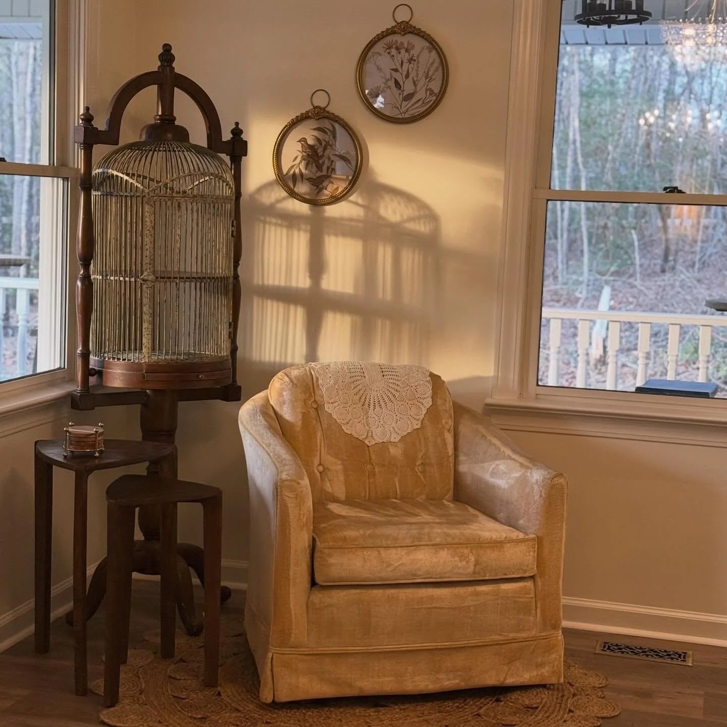 This little corner is about my favorite 🙏💗. It welcomes you so warmly like a hug when you walk in.  Granny&rsquo;s chair made for the perfect addition to this room. Thankful and so grateful. The Manor House is now available for your sweet intimate 