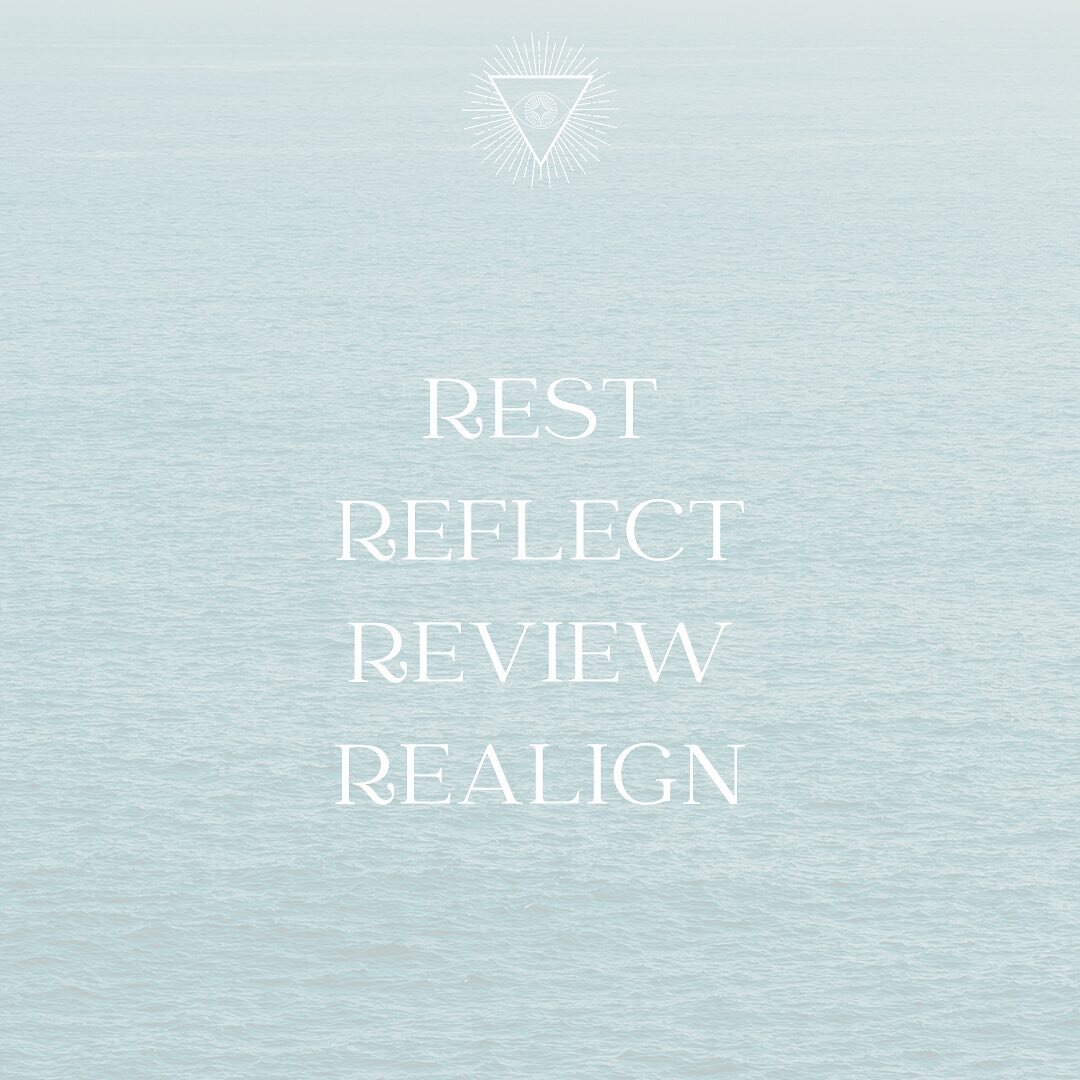 Mercury retrograde reminder 💫 
We&rsquo;re a week in to the first retrograde of 2022 (it&rsquo;ll go direct on 3 Feb)

This one feels particularly serene and a good REminder that January is not the time to push ahead, but to rest and dream and plan.