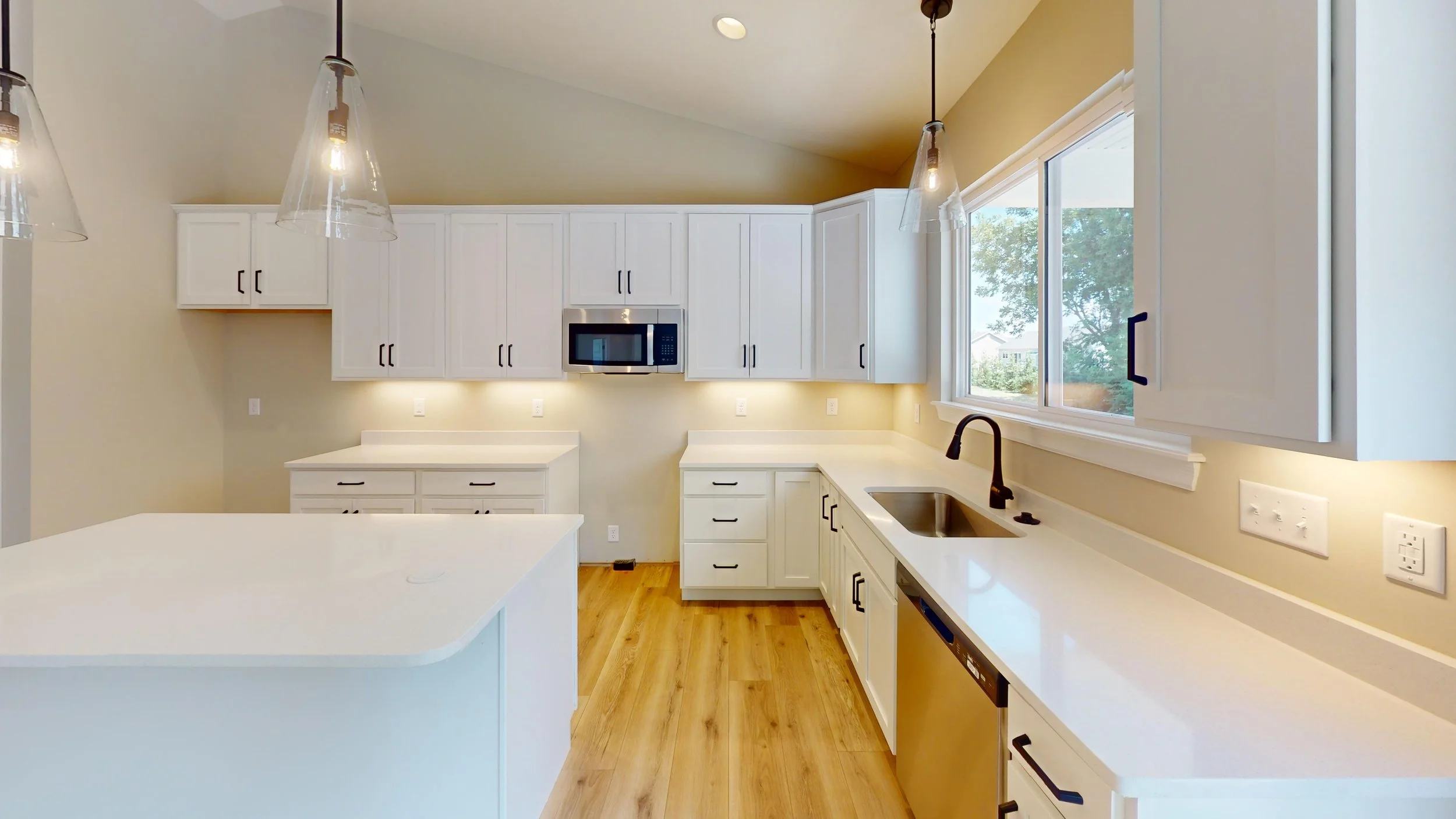 1408-Riverdale-Manor-Dr-Kitchen.jpg