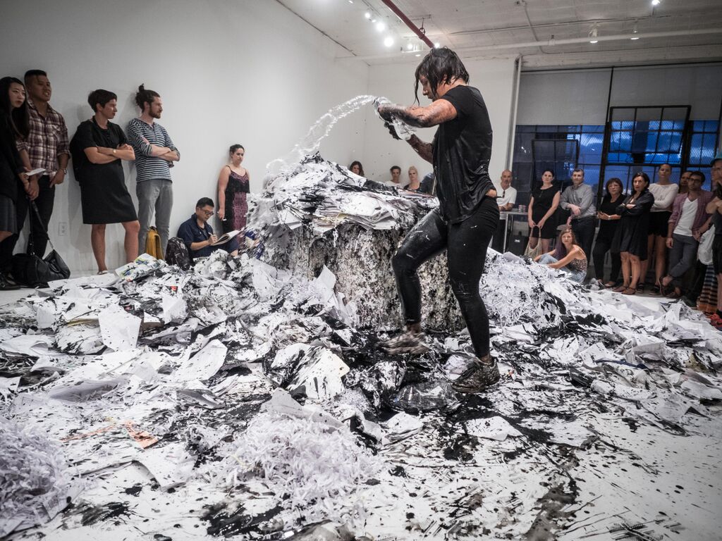 Anastasia Ax performance at Black & White Gallery / Project Space in Bushwick (2015)