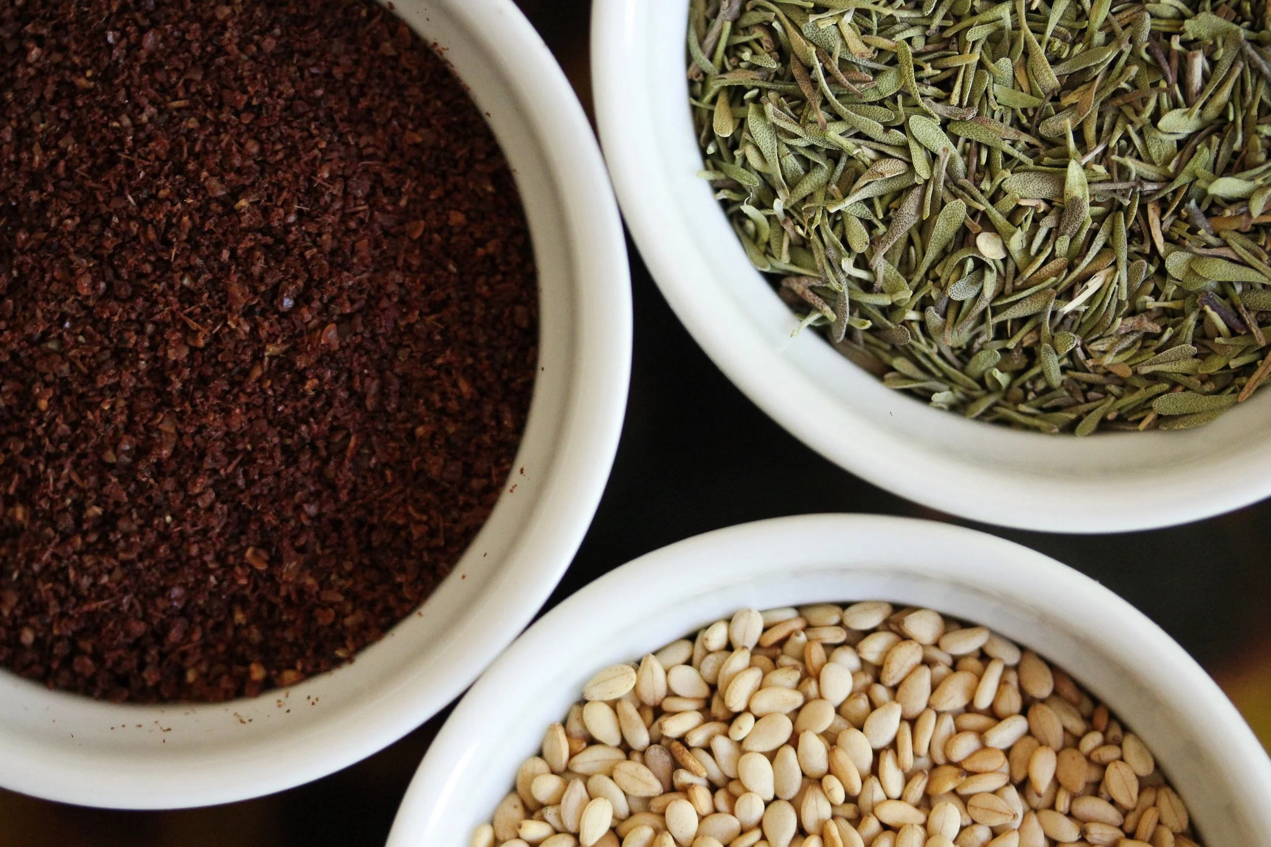 za-atar-flatbread-manakish-za-atar-lakhm-it-za-atar-cardamom-and-tea