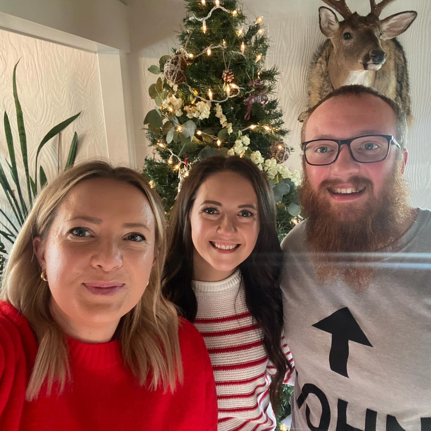 Happy Christmas everyone !! Here&rsquo;s the annual Martin sibling Christmas photo drop 🎄🎄🎄