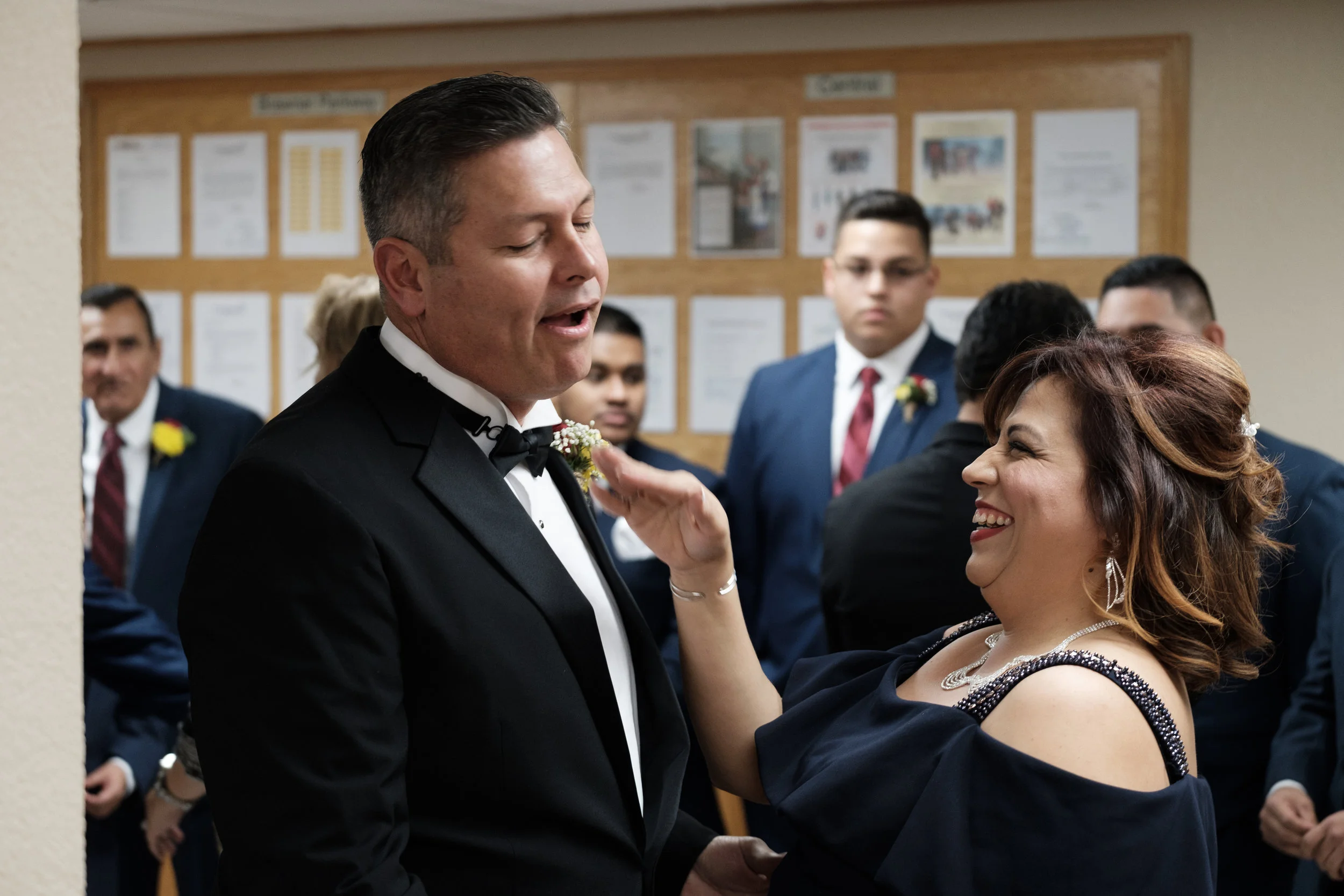 Mother and Father of the bride having a silly moment. Fuji Xpro 2, Fujinon 50-140