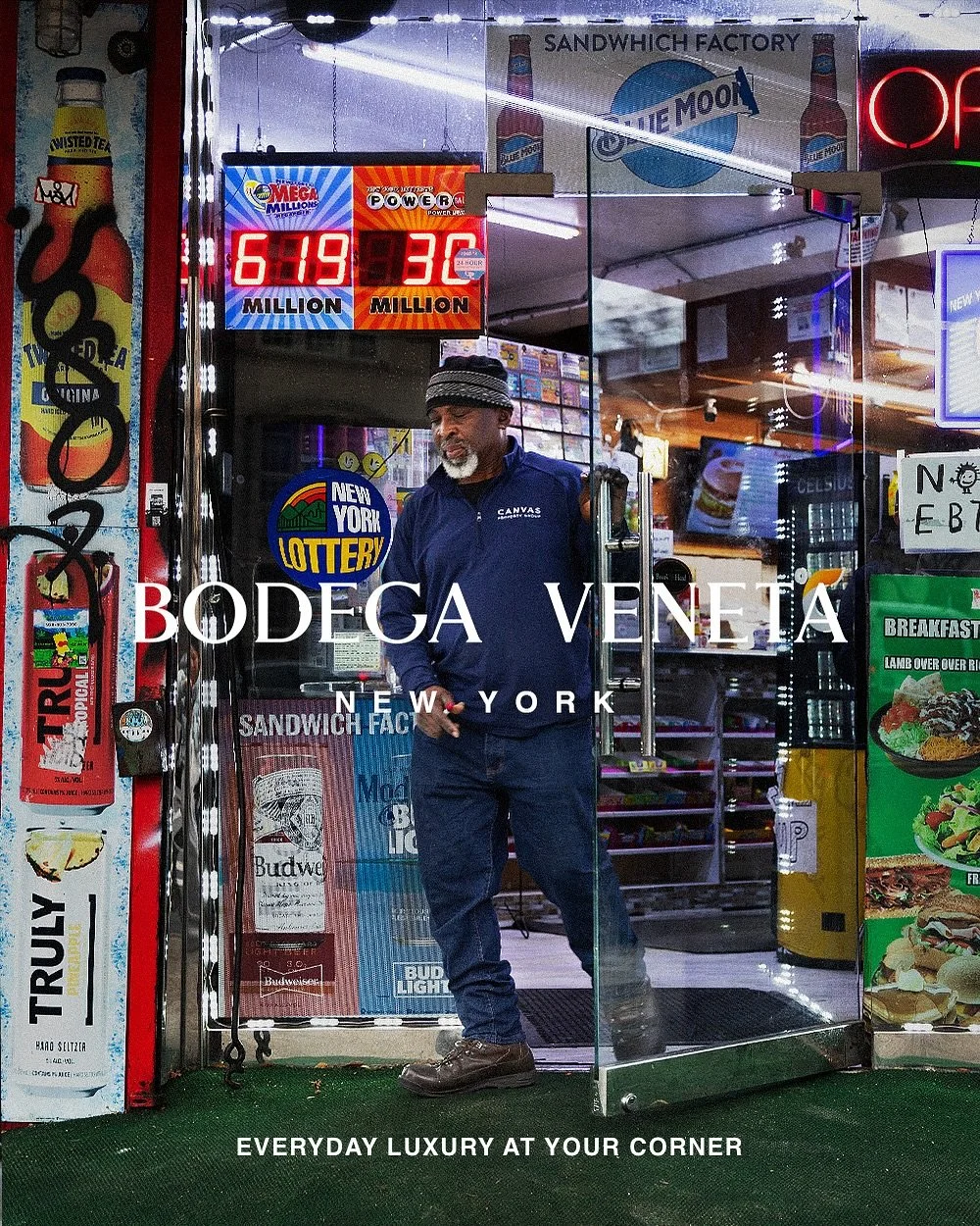 Sandwich Factory, 336 Butler St, Brooklyn

Dominican Sandwich
$7.49

Layers of roast pork, prosciutto, tropical cheese, and Swiss cheese, stacked with crisp lettuce and fresh tomatoes. Finished with mayo and mustard on a toasted roll for a rich, savo