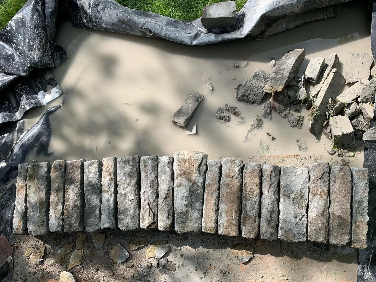 Cutting and dressing stone for a window head today 🔨 The original heads in the house were built flat, over structural sash windows, so not an arch this time! 

#heritagehouse #heritagebuilding #englishheritage #conservation #conservationbuilders #he