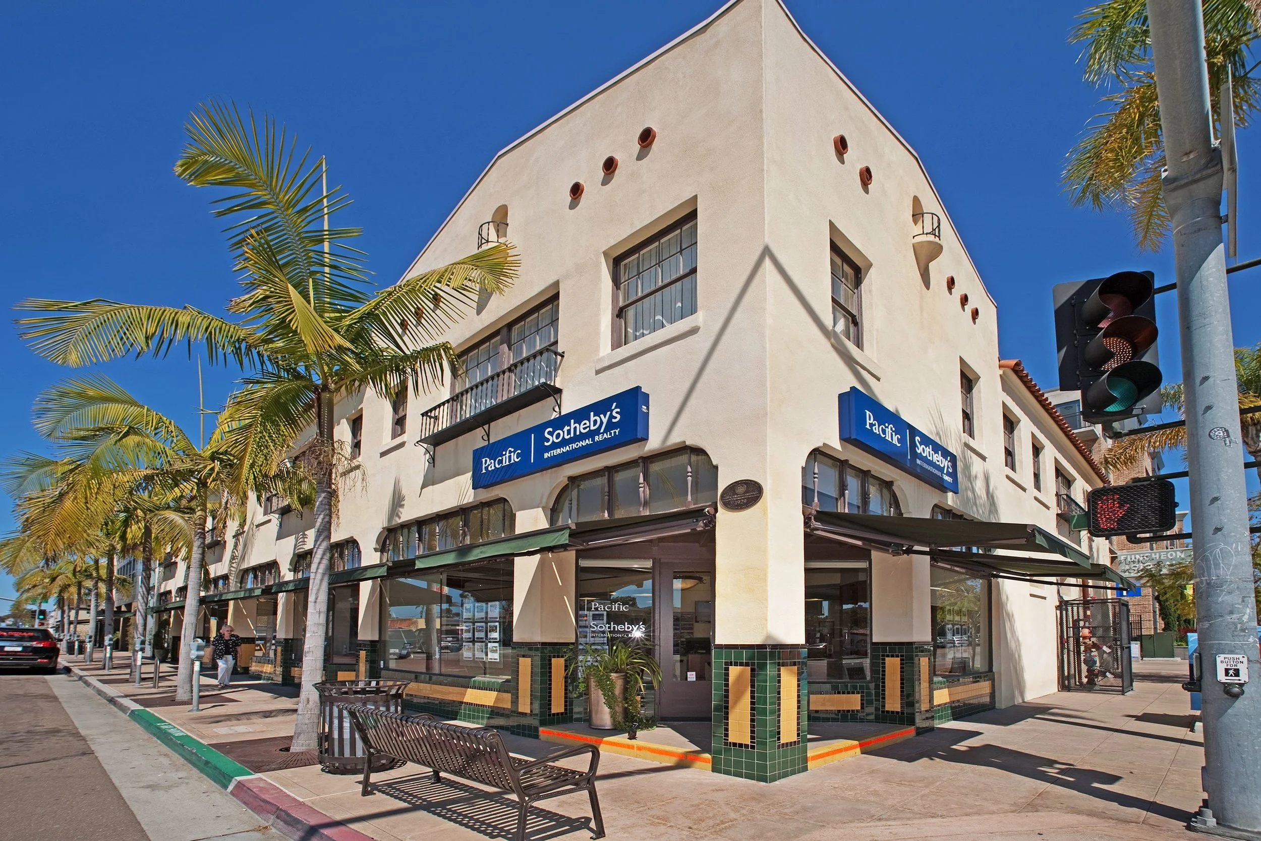 Mission Hills 810 West Washington Street San Diego, California 92103 619.269.2277 Languages: English, Spanish