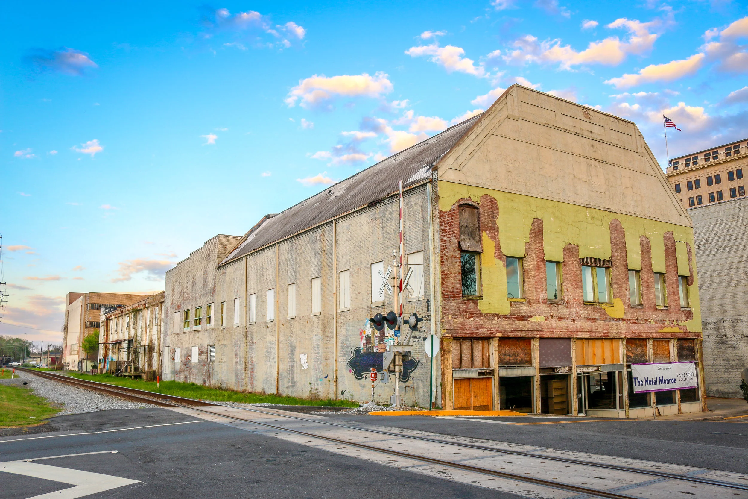 Snapshots Monroe, Louisiana A Diamond in the Rough — Miles 2 Go