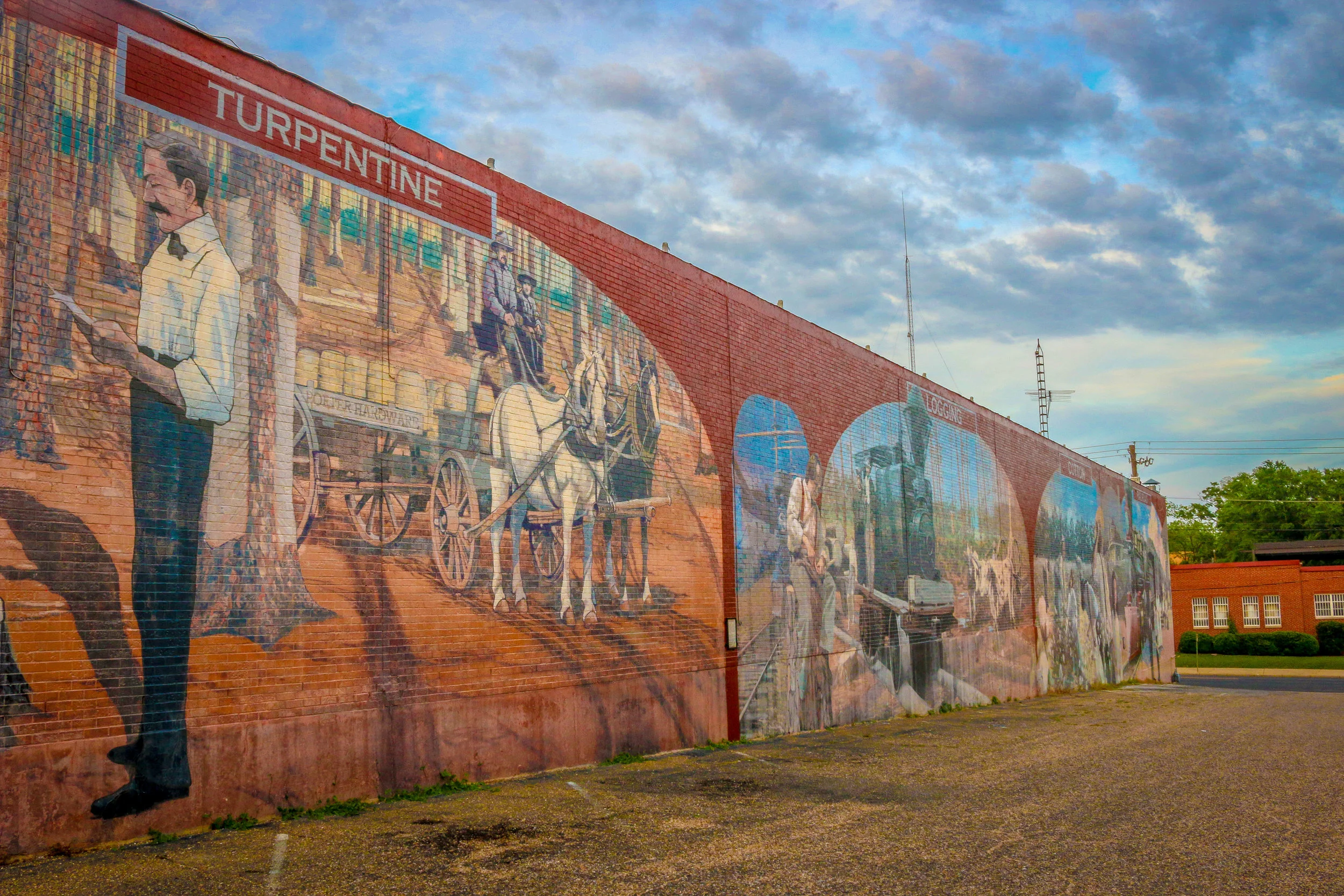 Snapshots Dothan, Alabama Murals and Magic in the Wiregrass — Miles 2 Go