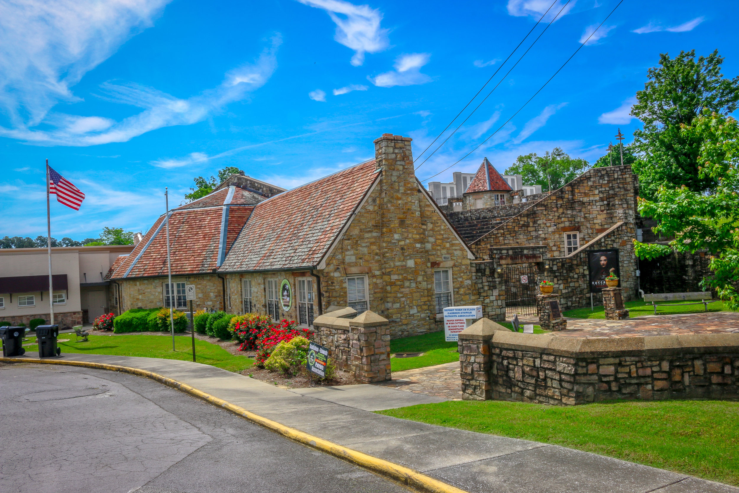 Snapshots Gadsden, Alabama's City of Champions — Miles 2 Go