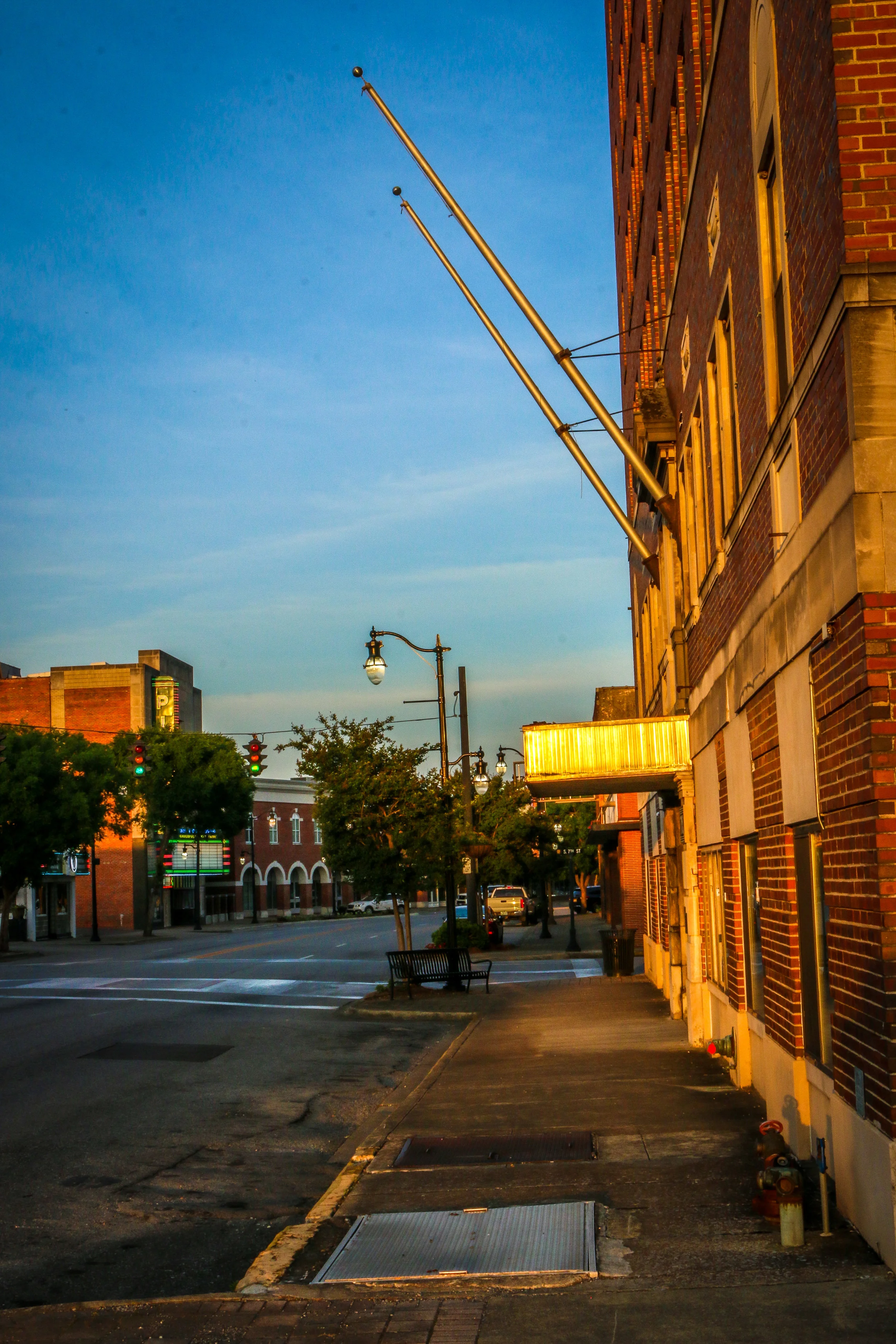 Snapshots Gadsden, Alabama's City of Champions — Miles 2 Go