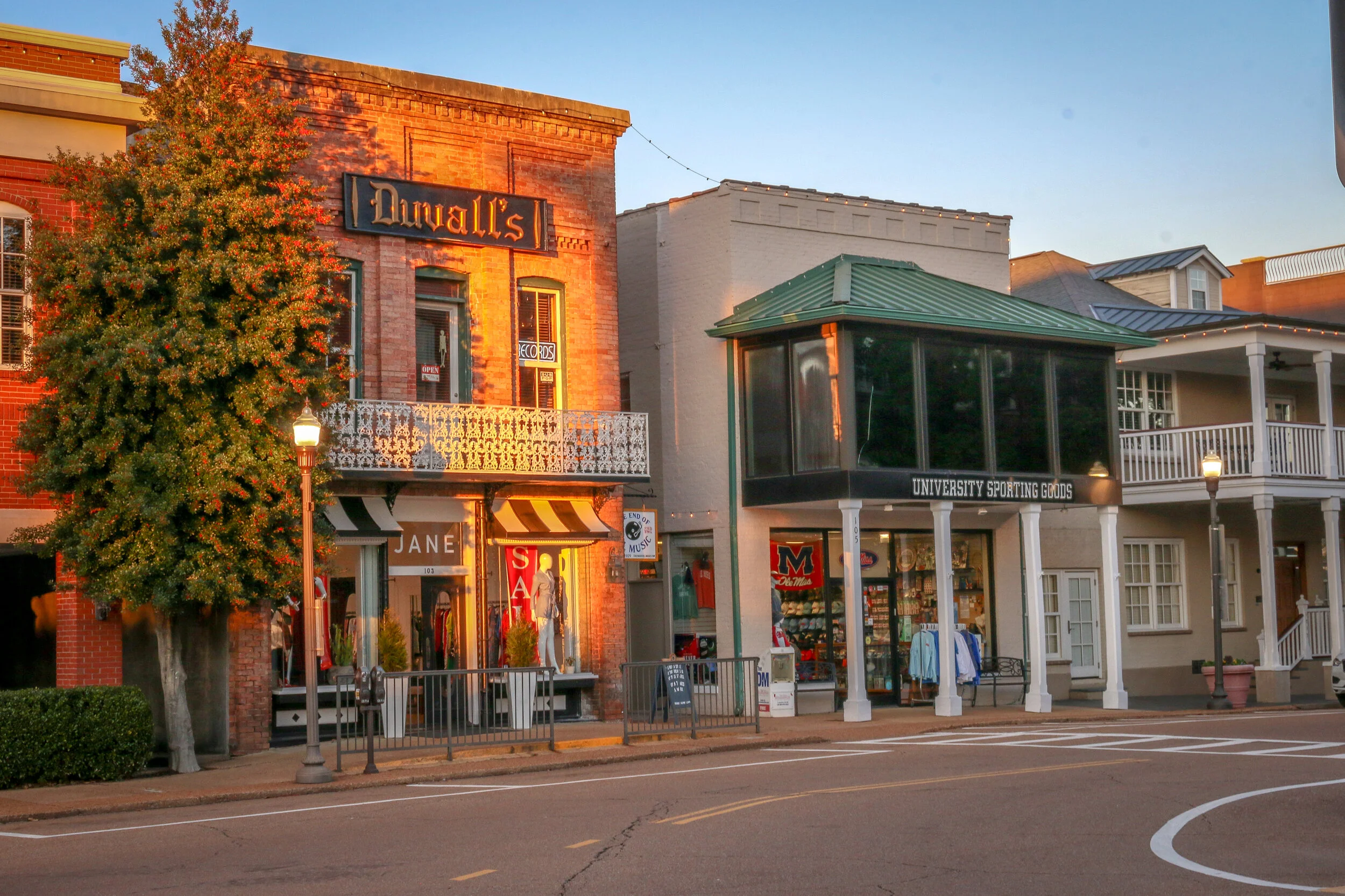 Snapshots Oxford Square — Miles 2 Go