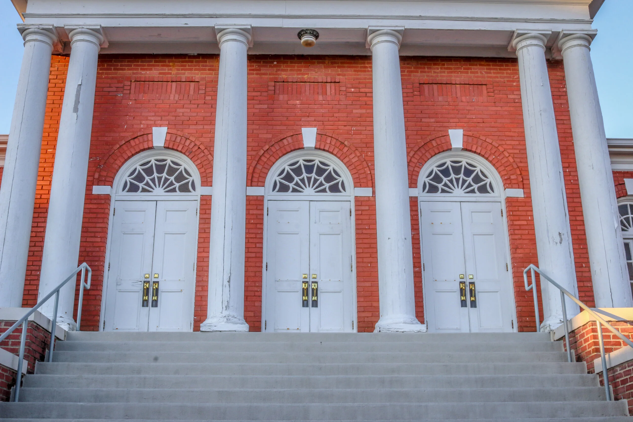 Snapshots Kosciusko The Beehive of the Hills — Miles 2 Go