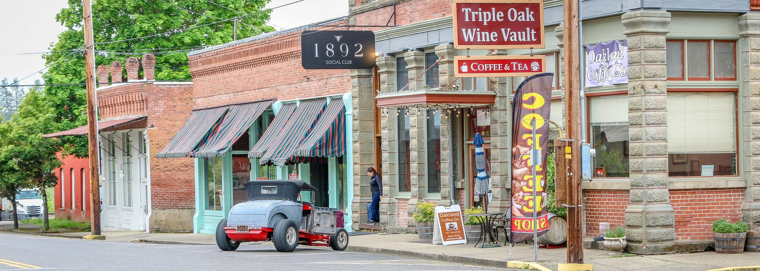 Snapshots: Oakland - Old-School Oregon on the Applegate Trail