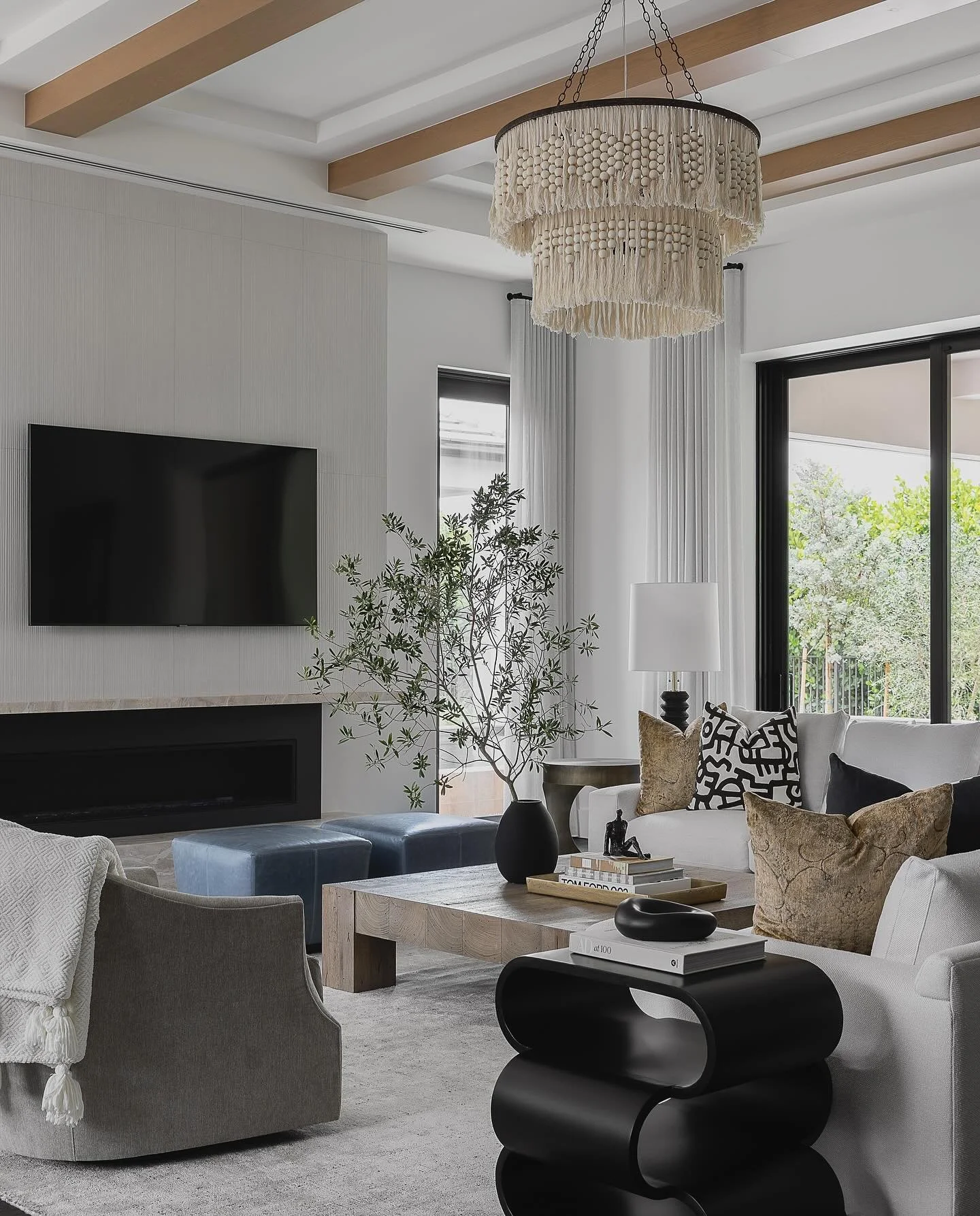 A gathering space that is both comfortable and chic, timeless and edgy. #teamsoco #thenicefirm