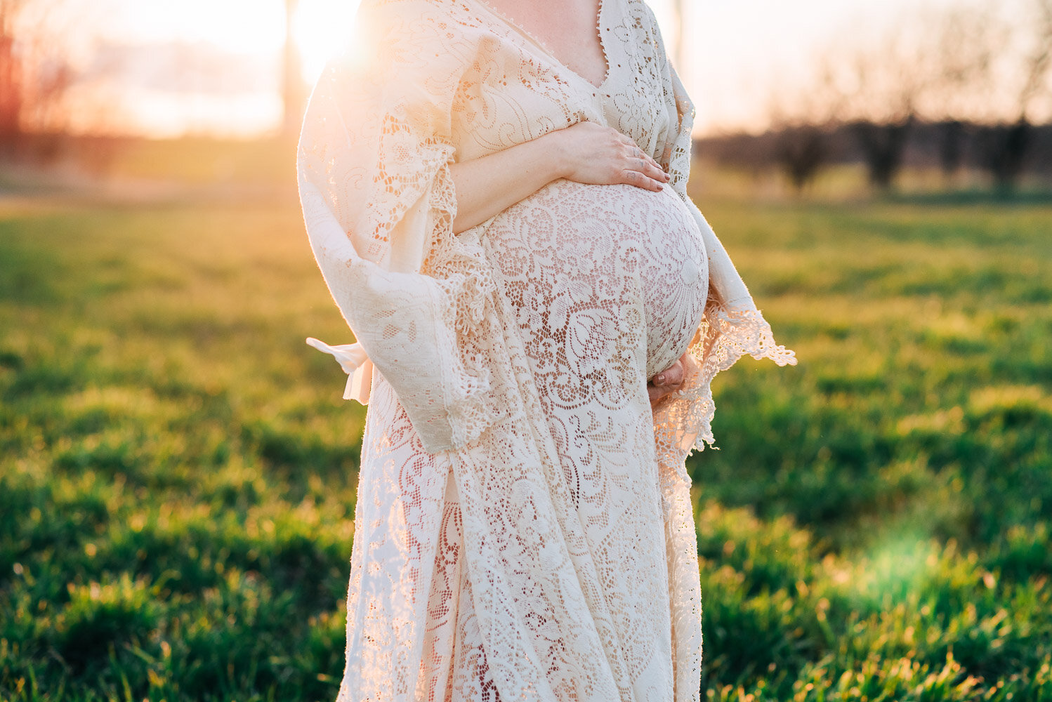 maternity-outdoor-session.jpg