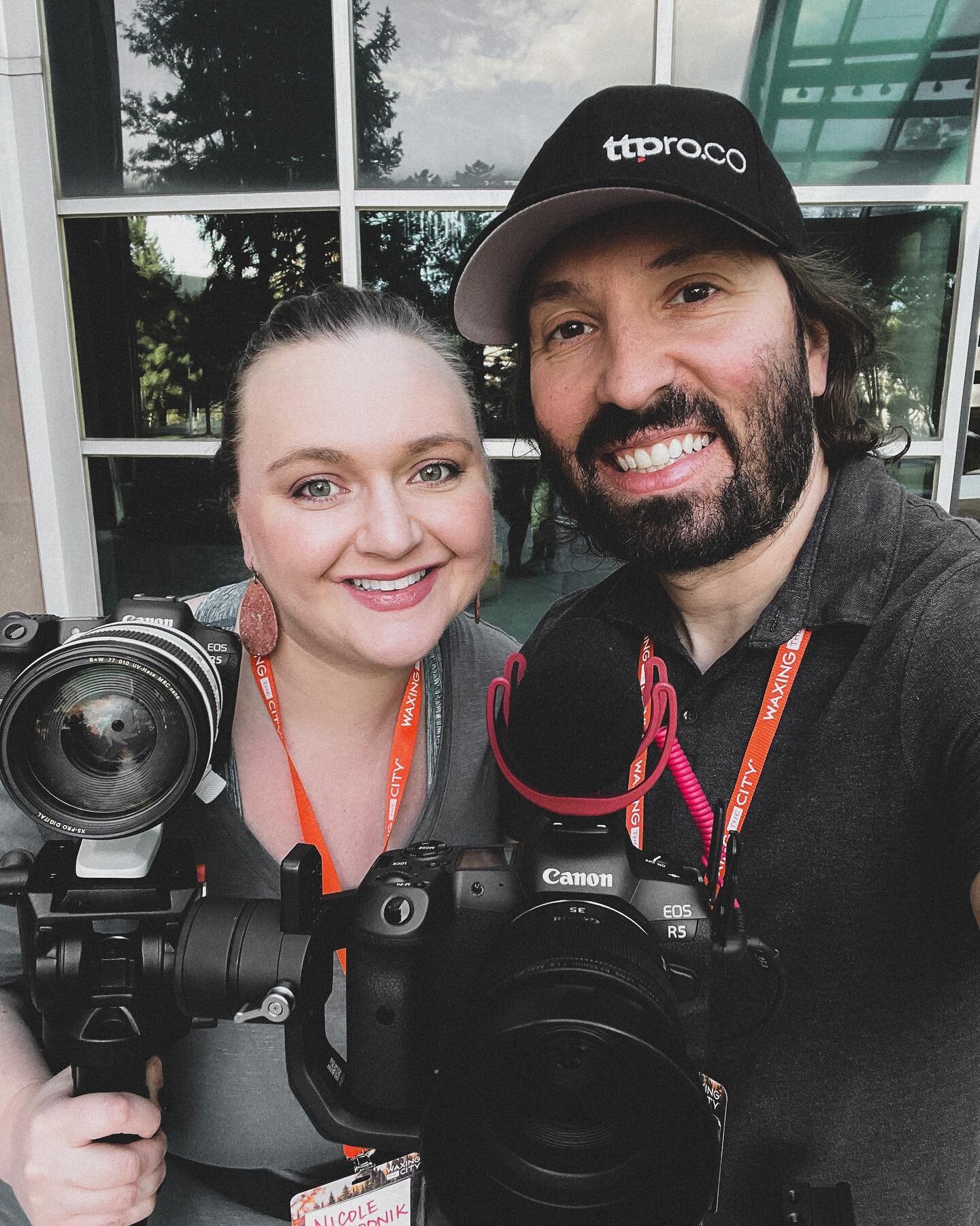 Luckily, getting to Denver was the most difficult part. Our shoot for @waxingthecity is as smooth as can be! 

#TTProCo 🎥
#TTProCoOnTheGoGo 

#videoproduction #videoshoot 
#bts #behindthescenes #videographer #videography #hotelroom #hotelroomshoot #