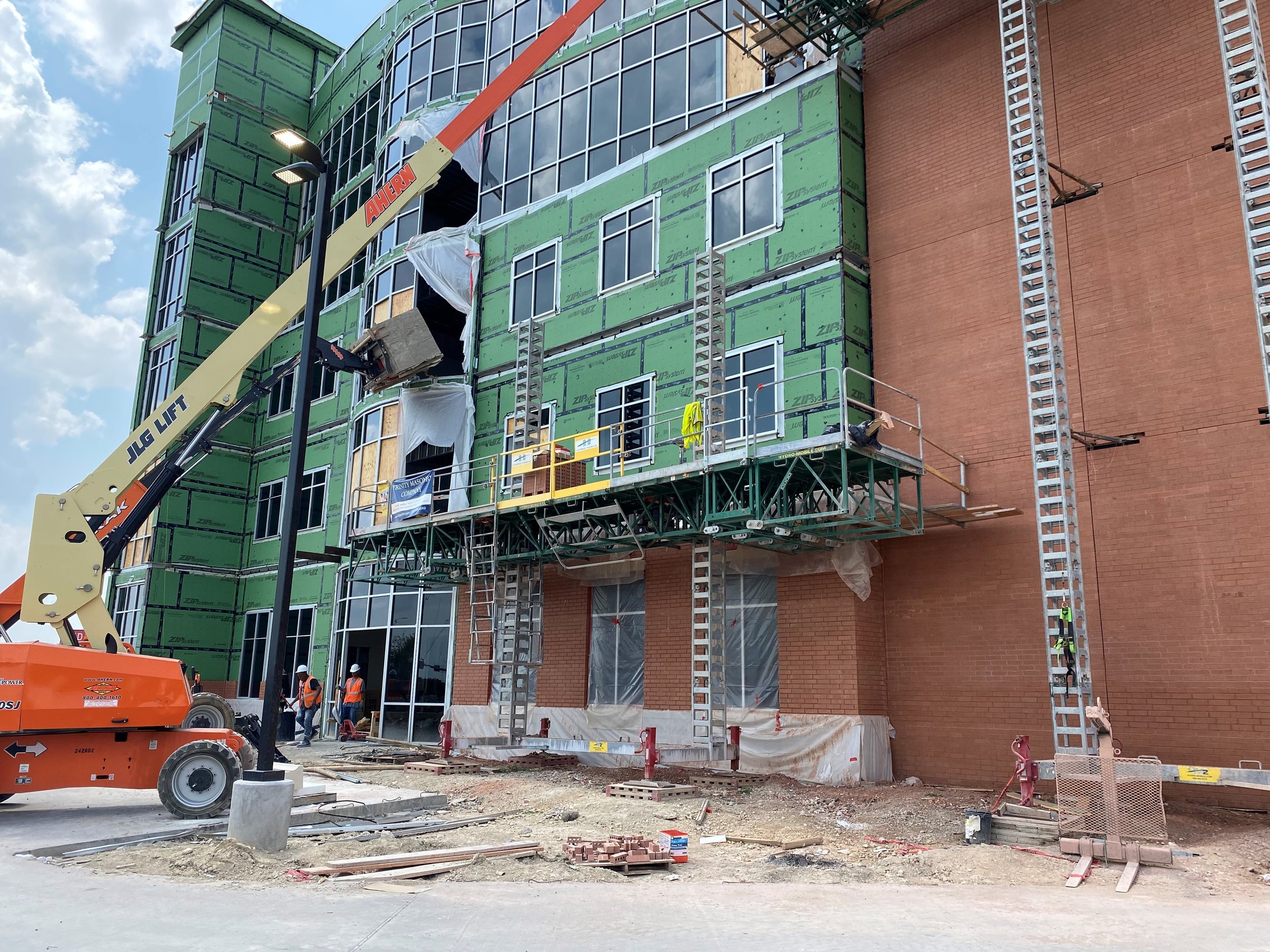 Hydro Mobile M2 Mast Climber and Hoist Killeen, Texas