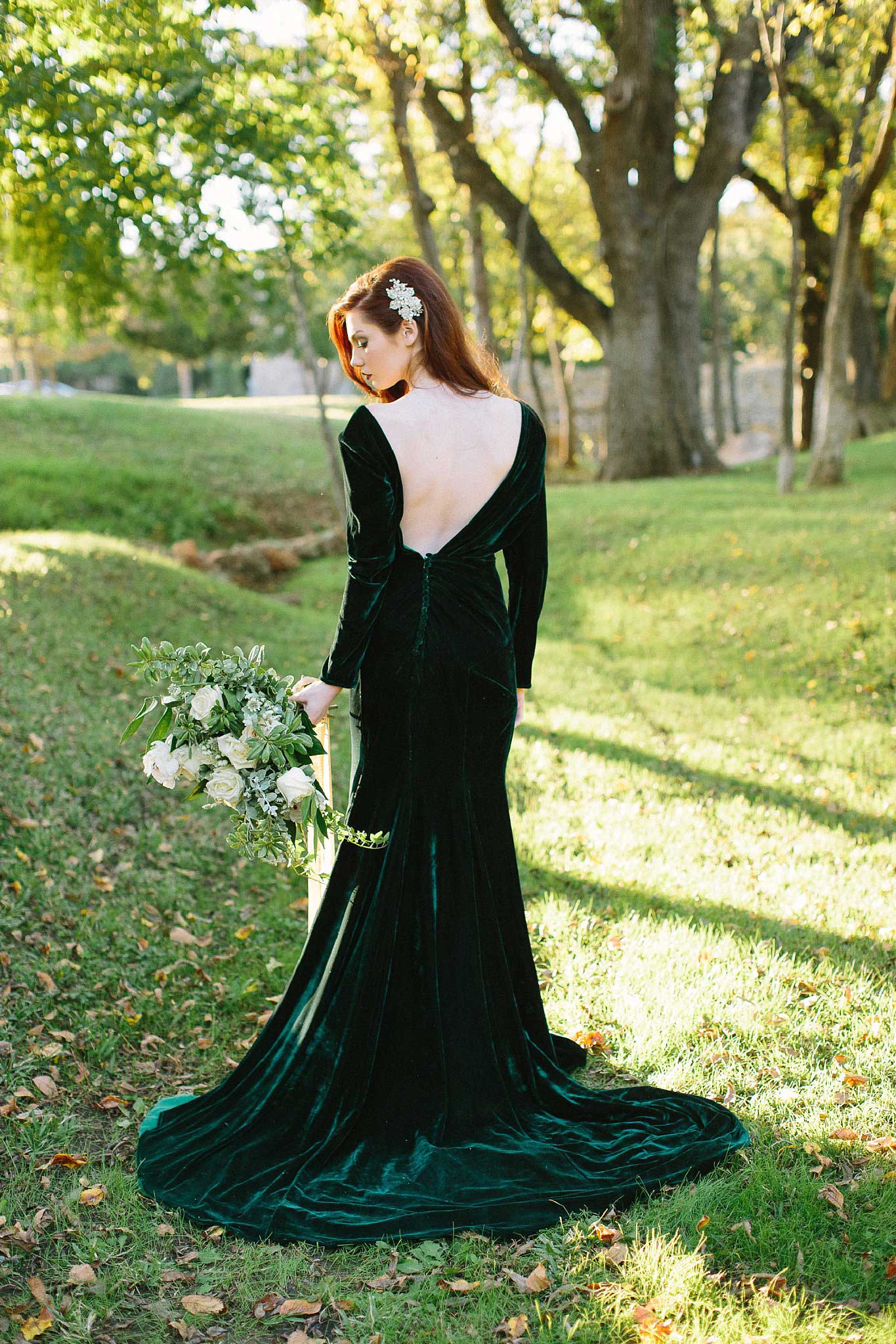 aristide mansfield wedding outdoor picture in the grass