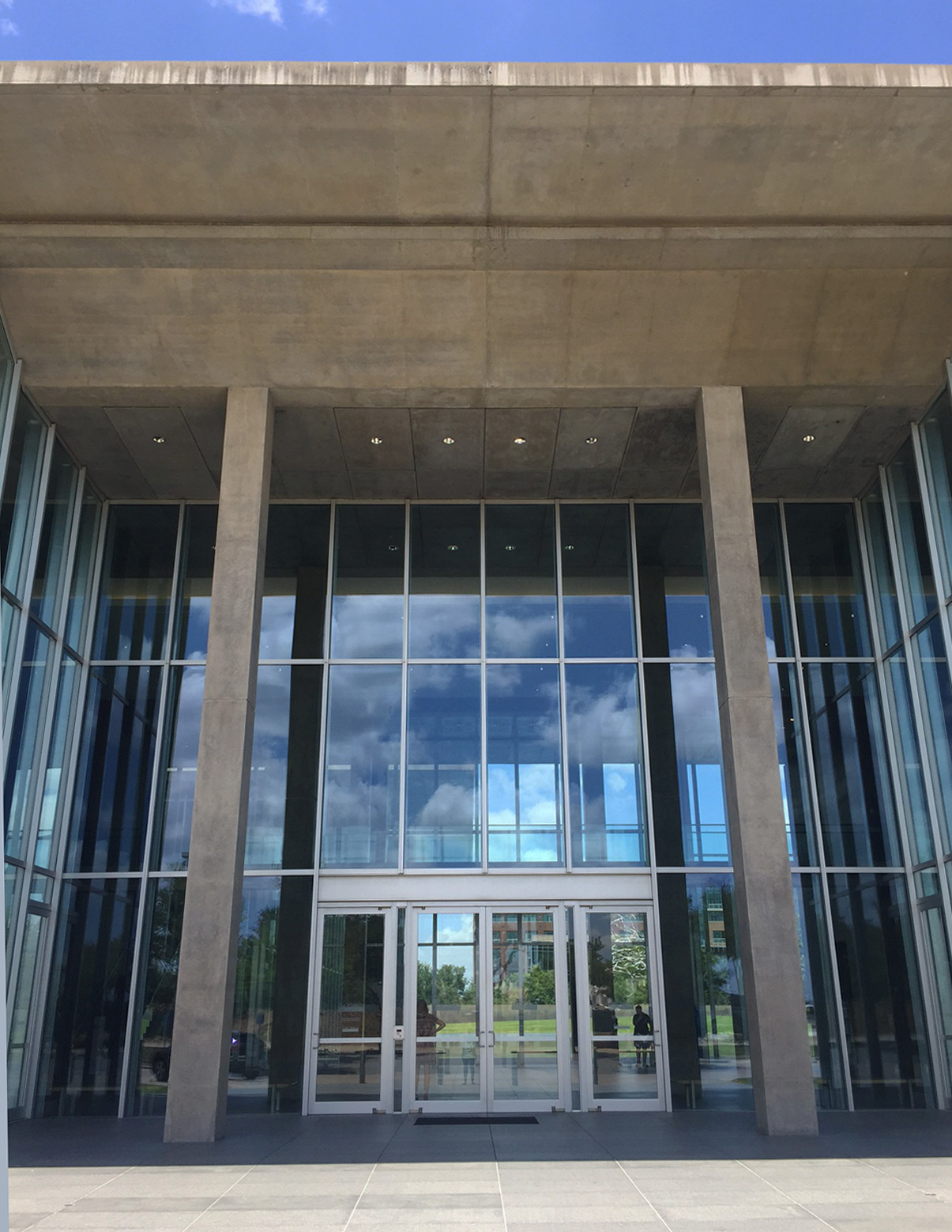 Entry doors of the modern art museum of fort worth wedding venue