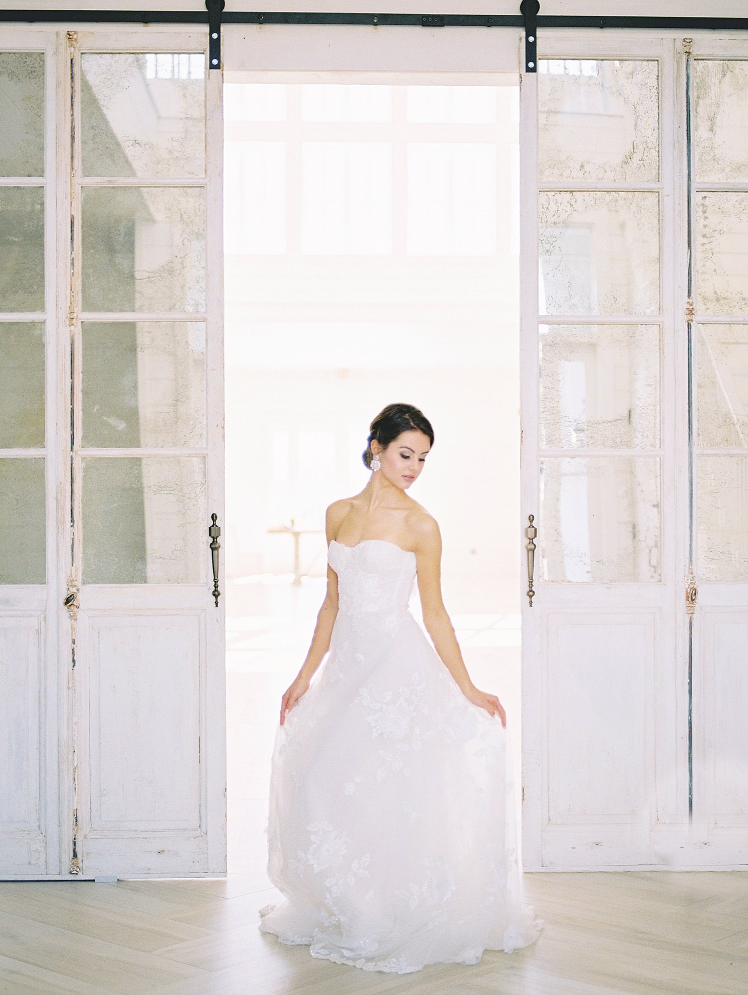 Bridals with antique farm doors