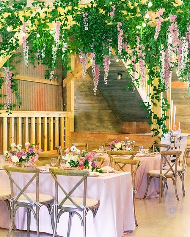 I got to say being a true Texas girl I love incorporating rustic elements in my decor every now &amp; then, and for Kandyce &amp; Preston&rsquo;s wedding at Rustic Grace Estates we were able to do just that!⠀
.⠀
I wanted the wedding to feel like true