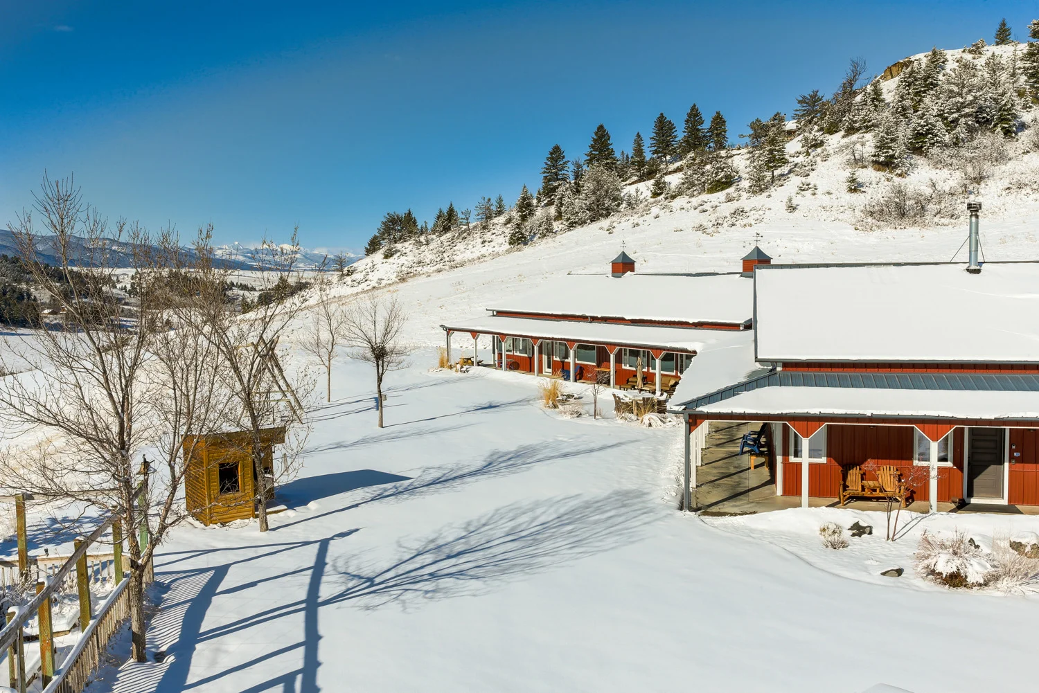 19-exterior-snow 1.jpg