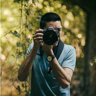 Adrià Lleixà Tarragona (Cataluña) Inhar, muito obrigado por estes dois dias de workshop! Você mostrou que é muito bom como fotógrafo, mas ainda mais como pessoa. Para mim, a informação que tenho carregado é brutal! Sem dúvida, a melhor oficina de fotografia de casamento que fiz, super completa em inspiração, fluxo de trabalho, teoria, prática, marketing e negócios; sem segredos E também foi muito enriquecedor compartilhar isso com colegas com as mesmas preocupações. Quando nos repetimos? ;)
