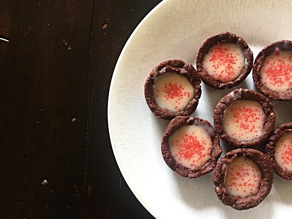 Cherry-Chocolate Cookie Cups