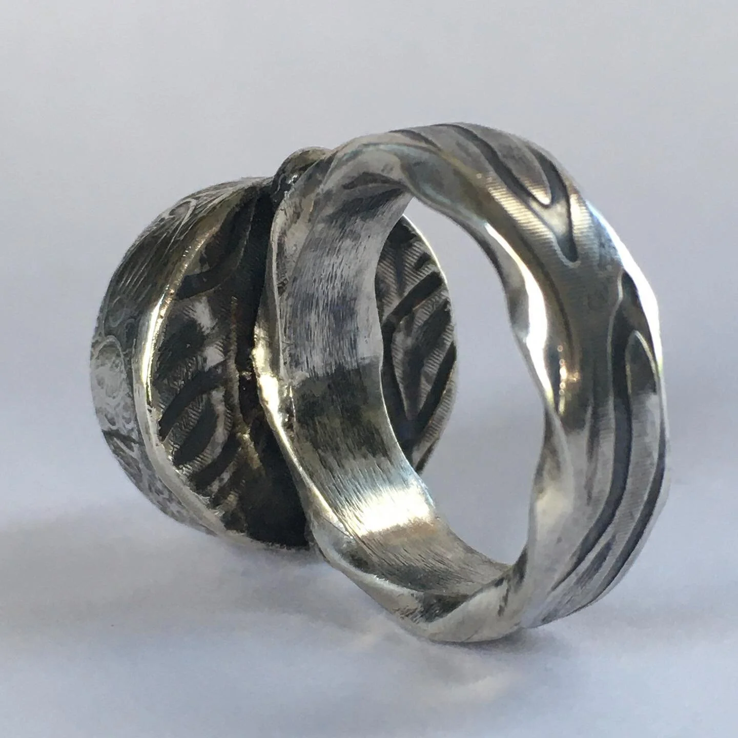 #mabepearl #statementring #unfiltered #oxidizedsilverjewelry @urbinadesigns