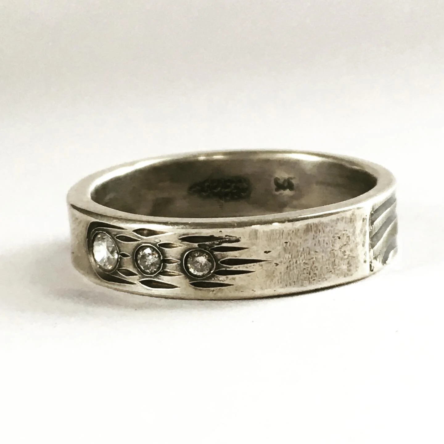 A #comet blazing across the sky, leaving a dazzling in it&rsquo;s wake. #diamondring #ringforhim #uniqueweddingband @urbinadesigns