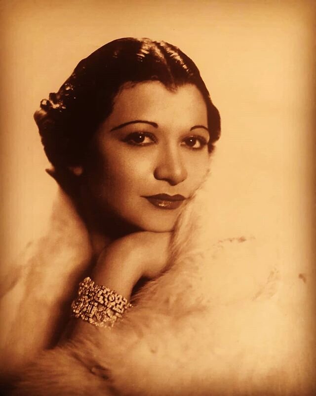 This! My beautiful grandmother...Gertrude Gray Halperin! Thank you my family!  #cousinzoomreunion #waybeforeirisapfel 
#pizerfineart #stylemaster