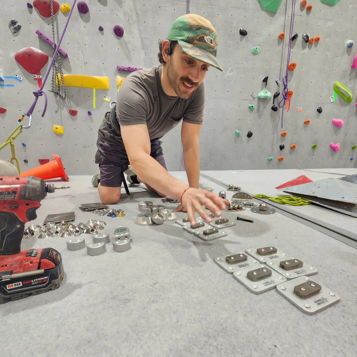 Setting new Drytooling routes along with testing out a few prototype holds with @greg_mg_love here at @njrockgym today 🔥🔥🔥

The ice season may be wrapping up but the drytooling season is just beginning to heat up!! 

#Drytooling 
#MixedClimbing
#F