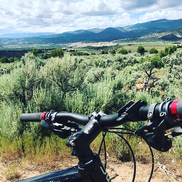 Gorgeous day for a mountain bike ride. Thanks to @mountainpedaler for getting my shocks fixed! I needed nature to spur creativity.  #amwritingfiction #authorsofinstagram #eagleoutside #mountainbikelife