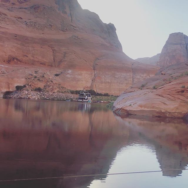 Another long breath and unplugged time at #lakepowell with my parents, family and good friends. Where is your peaceful respite?