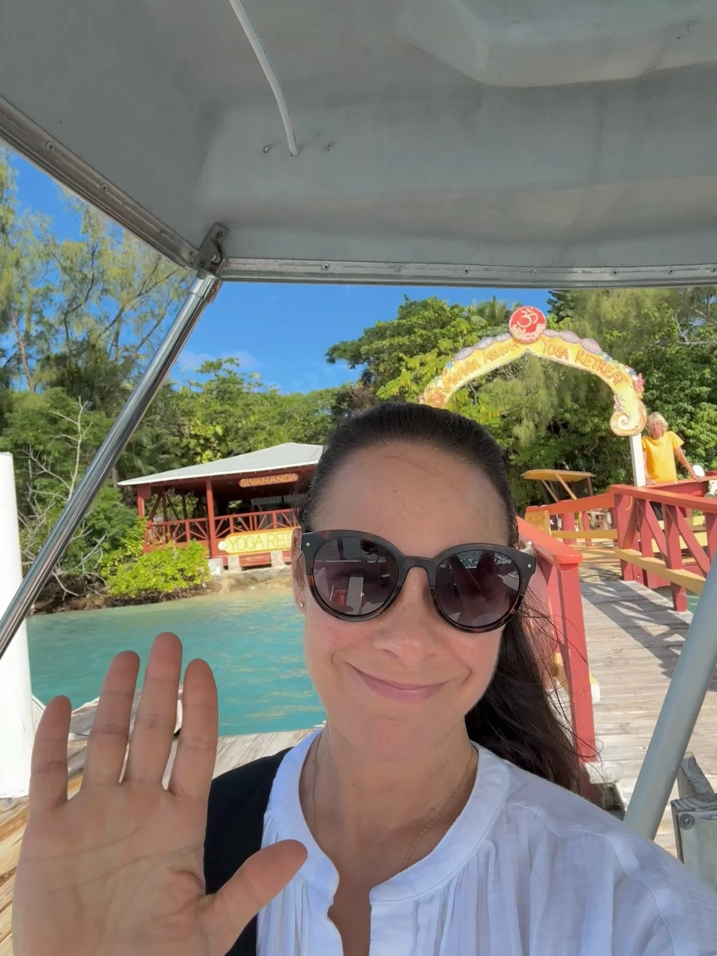 🌞 A Heart-Full Week at Sivananda 🌴
Paradise Island gifted us sunshine, serenity, and so many moments of true connection. Teaching at the Sivananda Ashram Yoga Retreat for the first time this week was truly special&mdash;and a beautiful reminder of 