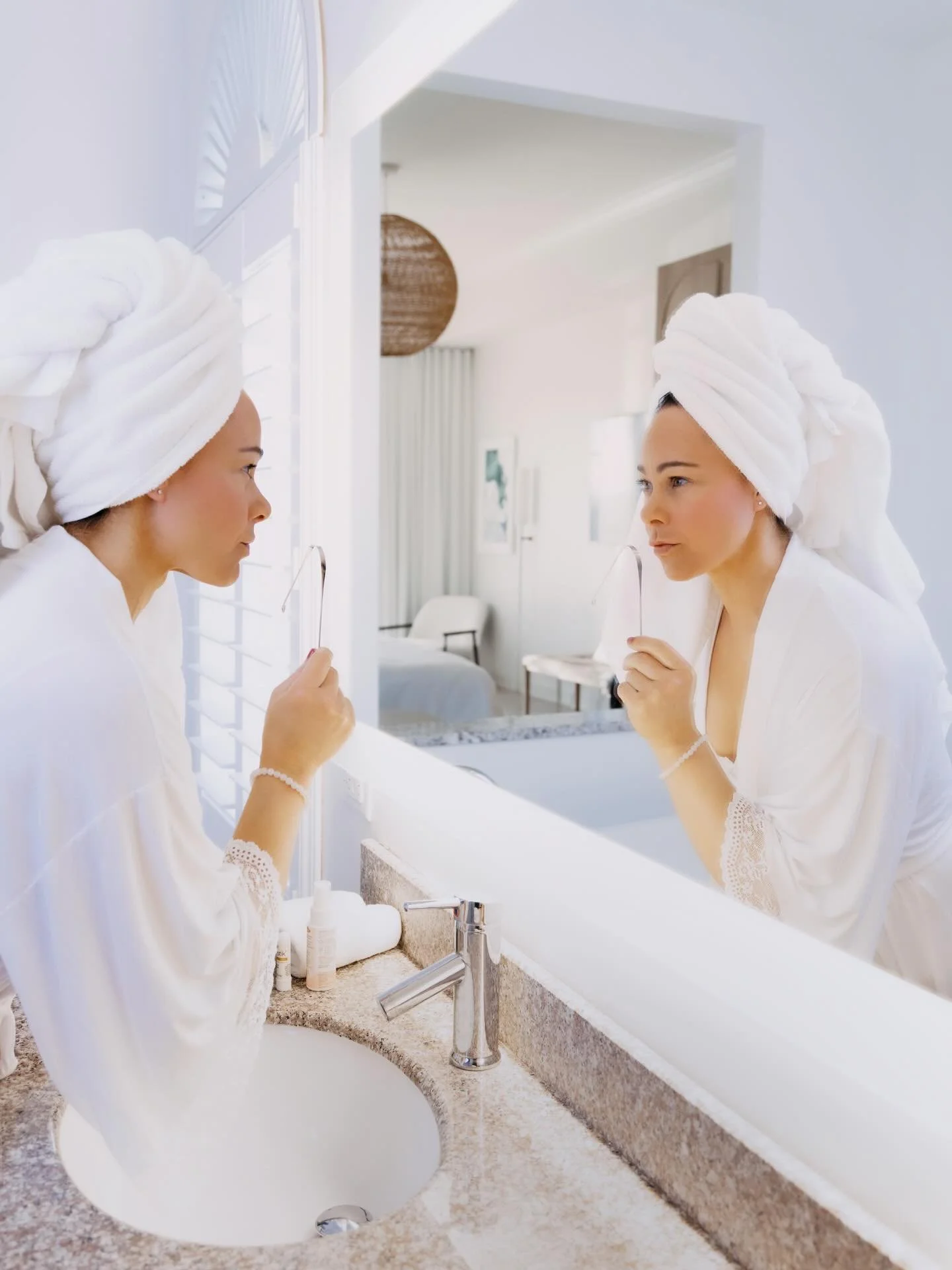 Start your day with fresh breath 🌿

In Ayurveda, the early morning (kapha time of day) is ideal for clearing heaviness and buildup&mdash;making tongue scraping especially powerful right when you wake.

Overnight, a sticky white coating often forms o