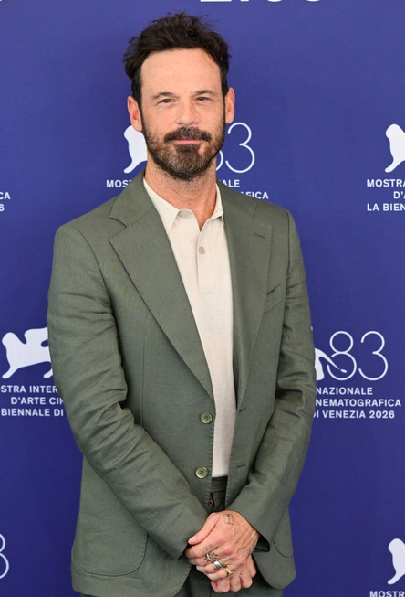 Scoot McNairy press day vff.png