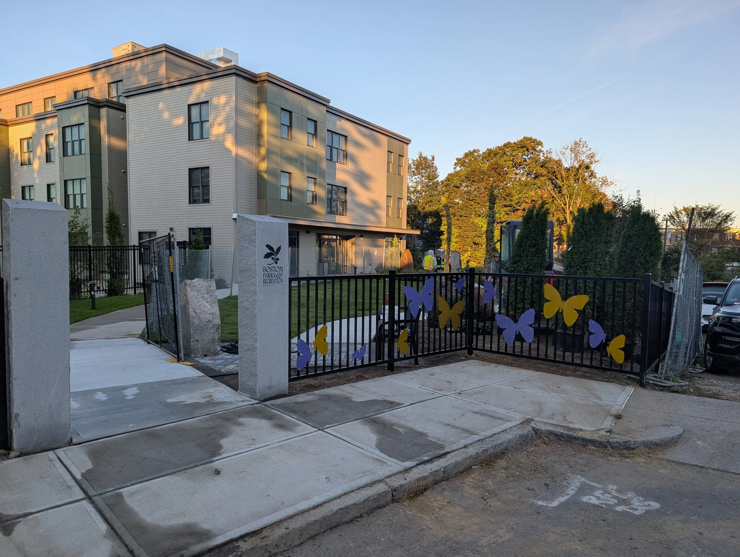 Odom Garden Entry Fence